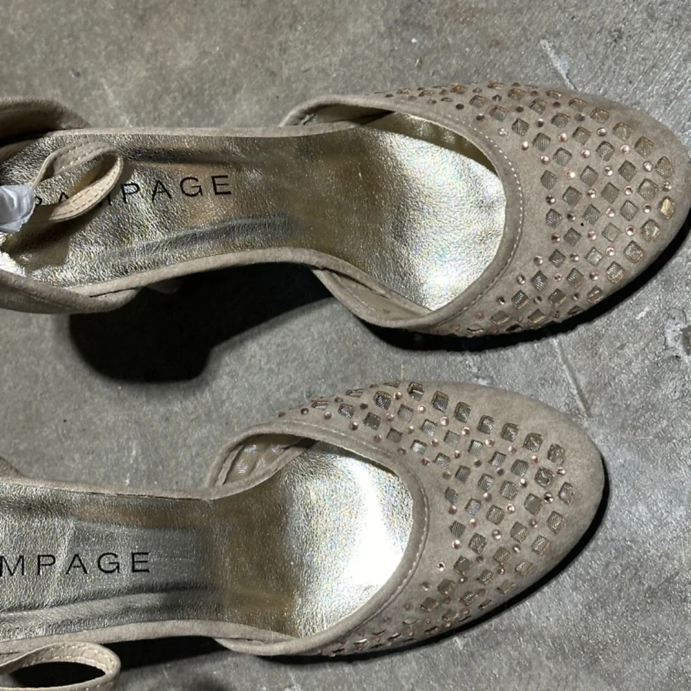 Shoes - Picture 2 of 5